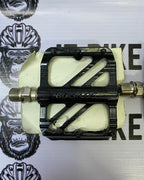 BUCKLOS flat pedals 1 pair for bicycles.