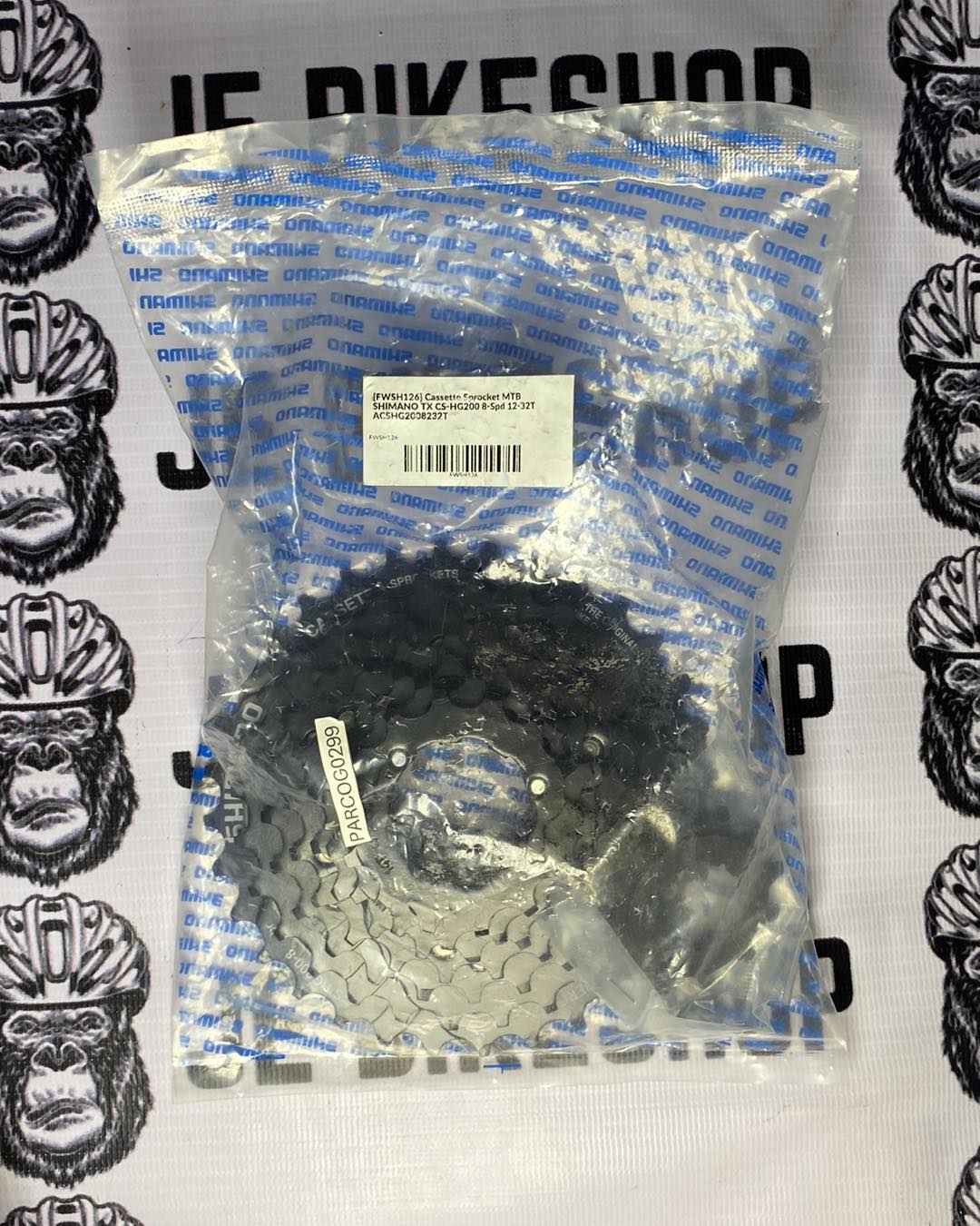 8-speed Shimano TX HG200 12-32T cassette, smooth gear shifting