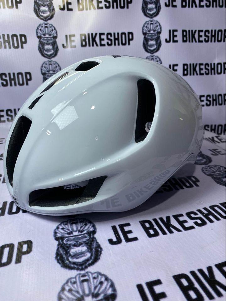 Lightweight KASK Utopia cycling helmet white color