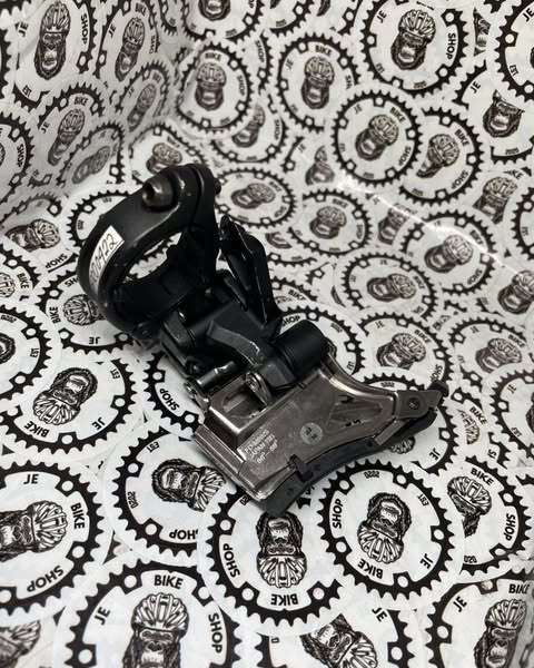 Shimano XTR 2x11-speed FD-M9025-H high clamp down swing front derailleur