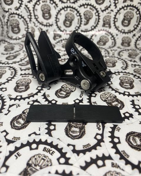 Chain guide with clamp mount, easily adjustable for different chainrings