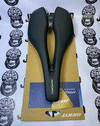 Giant Approach saddle with Uniclip attachment system.