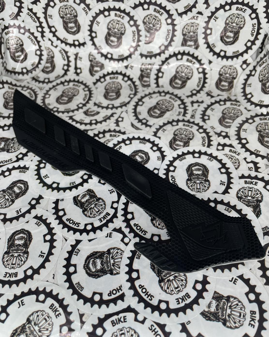 Mountainpeak chainstay protector, single unit, black.