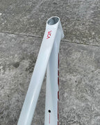 Sagmit Brooklyn V3R 29-inch tapered frame, white and red with accessories