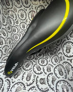 Comfortable Velo saddle VL-3147, malapad design for long rides.