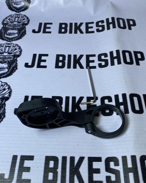 XOSS Barfly black handlebar mount with Allen screw