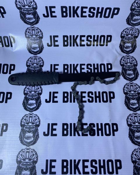 Rider Ace bike chain whip tool for MTB and road bike gear maintenance