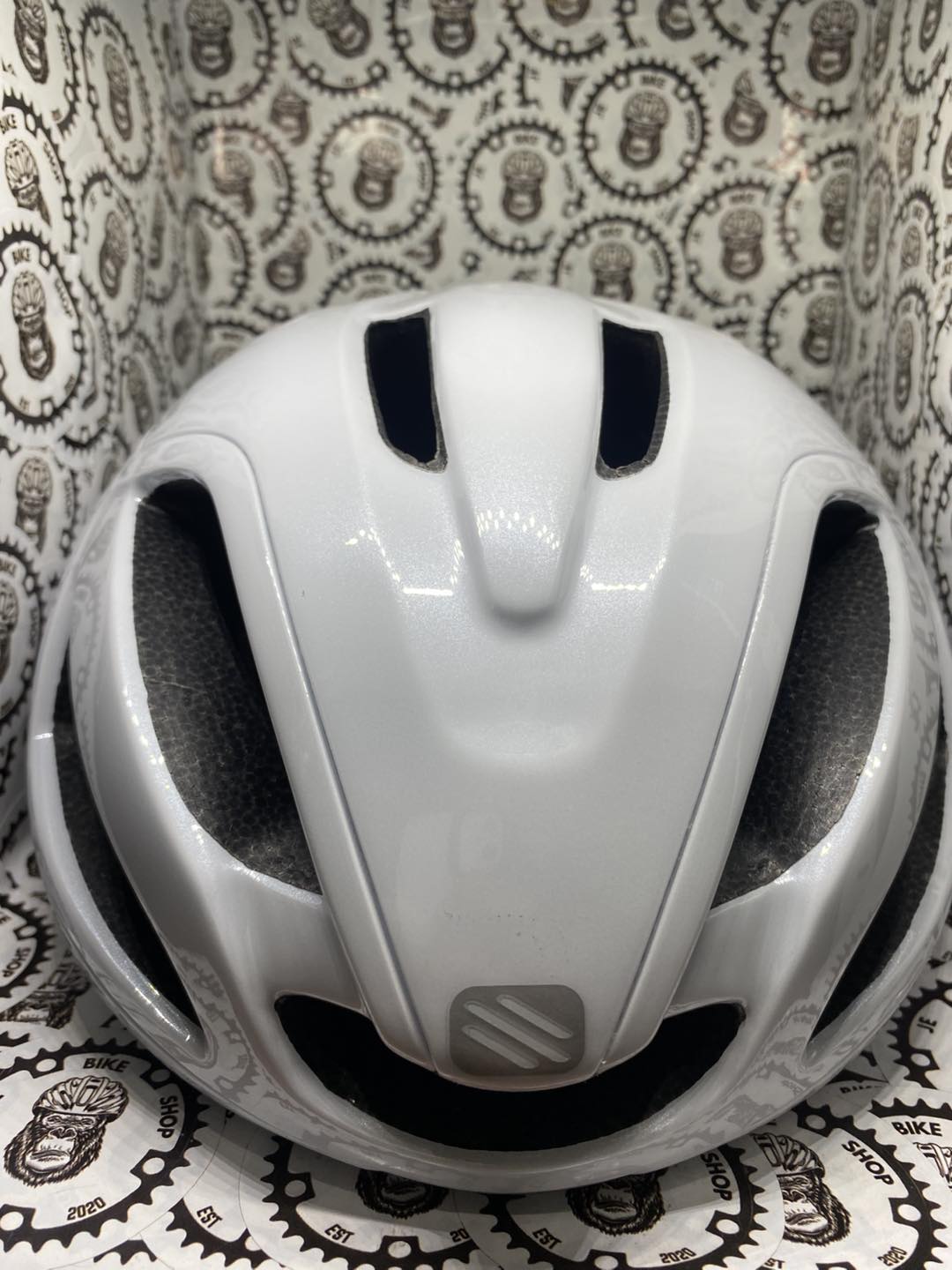Rudy Project Spectrum Bahrain McLaren white medium cycling helmet.