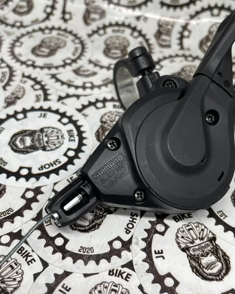 SLX M7100 shifter with genuine Shimano cable, housing, boxed packaging