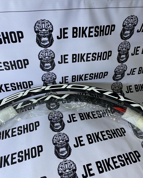 SAGMIT Brooklyn 29er bike wheels, 32 holes, sold as pair with eyelets.