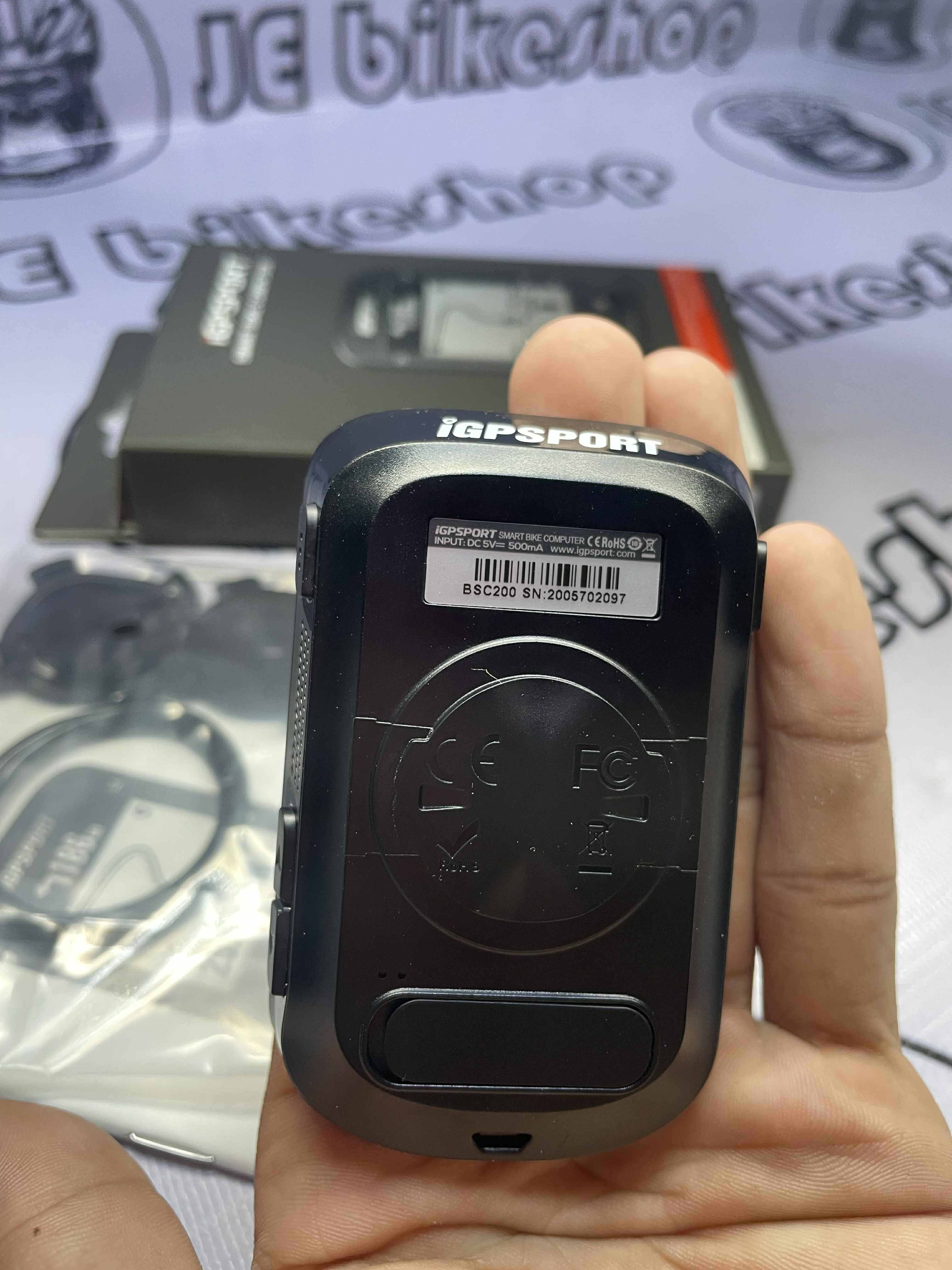 IGPSPORTS BSC 200 NAVIGATION SPEEDOMETER WITH MAPS