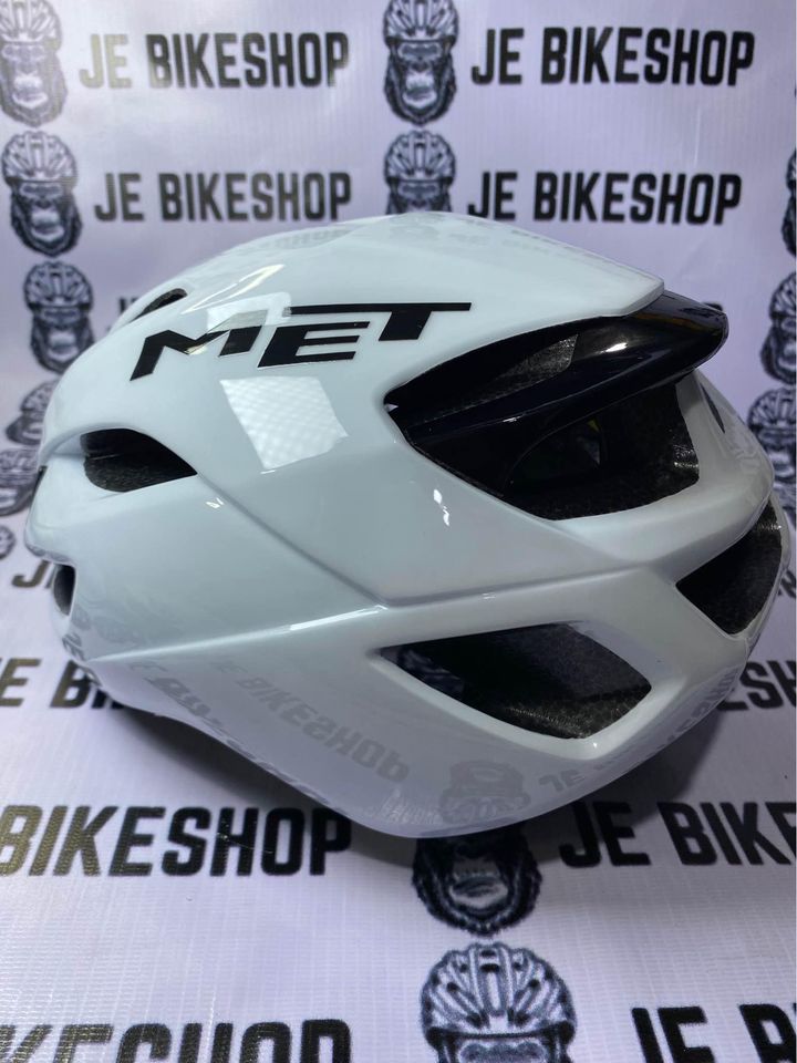 MET RIVALE CYCLING HELMET SIZE MEDIUM 54-60