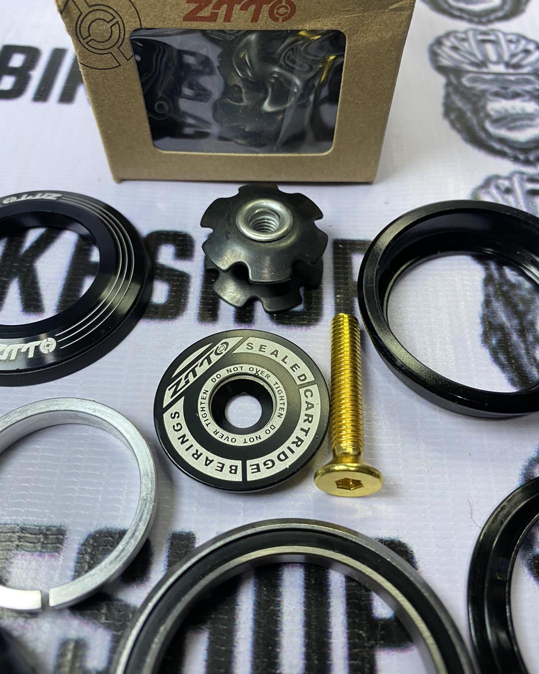 HEADSET CONVERTER *TO FIT NON TAPERED FRAME RO TAPERED FORK*