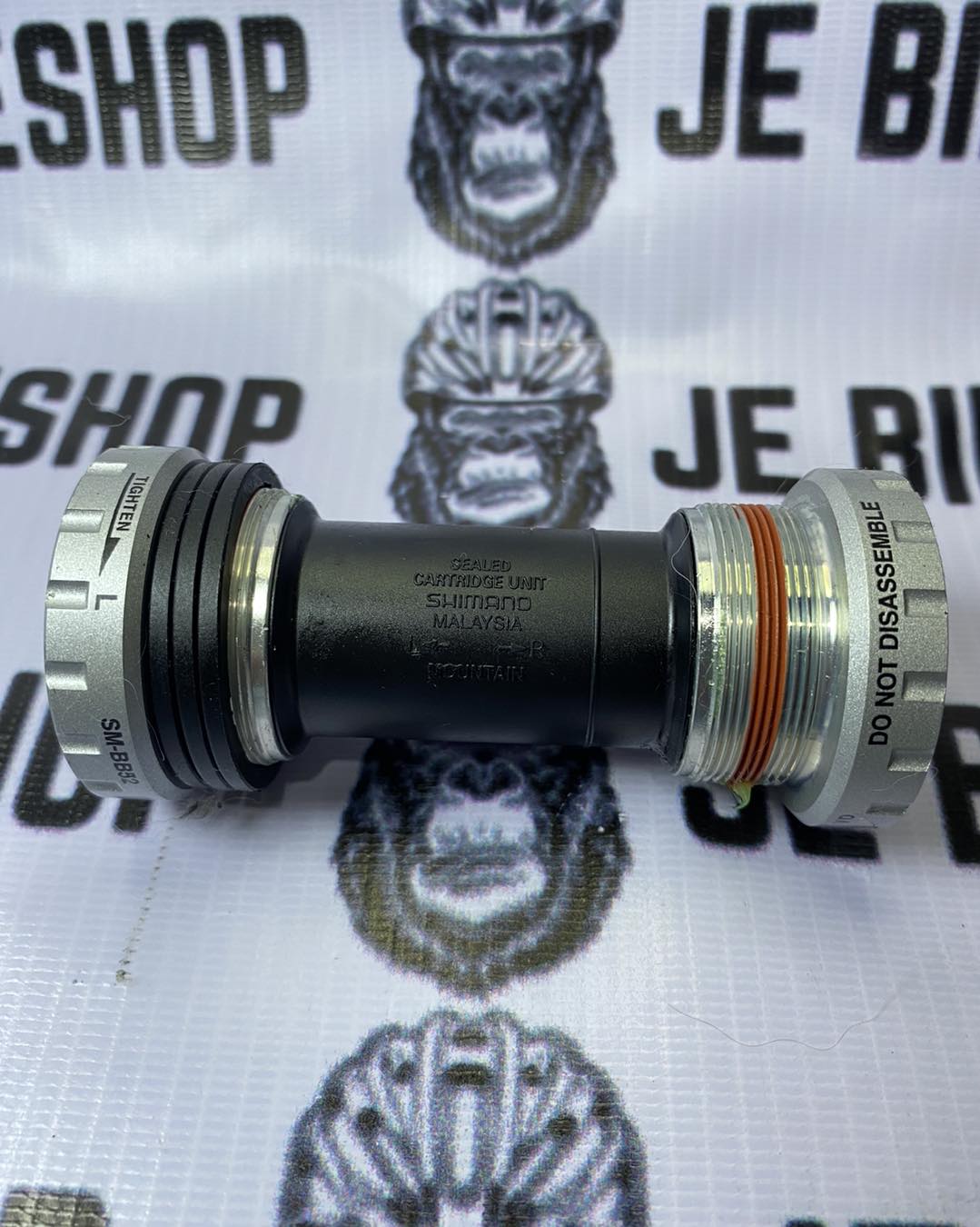 SHIMANO HOLLOWTECH BOTTOM BRACKET THREADED