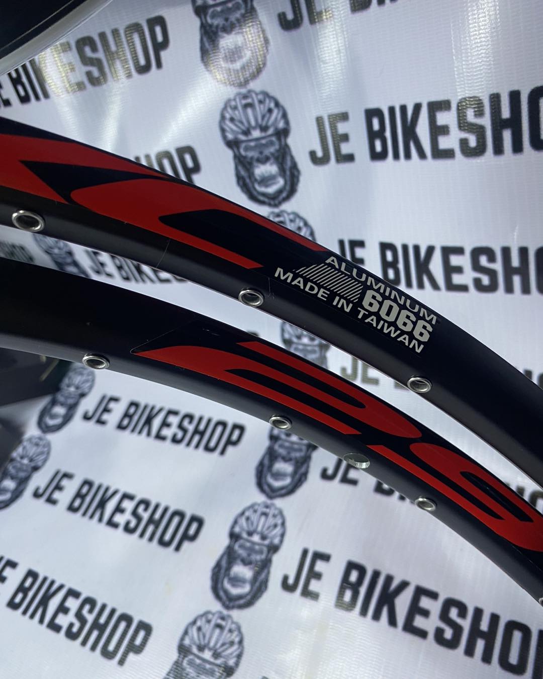 SAGMIT BROOKLYN RIM 32H W EYELET "PAIR"