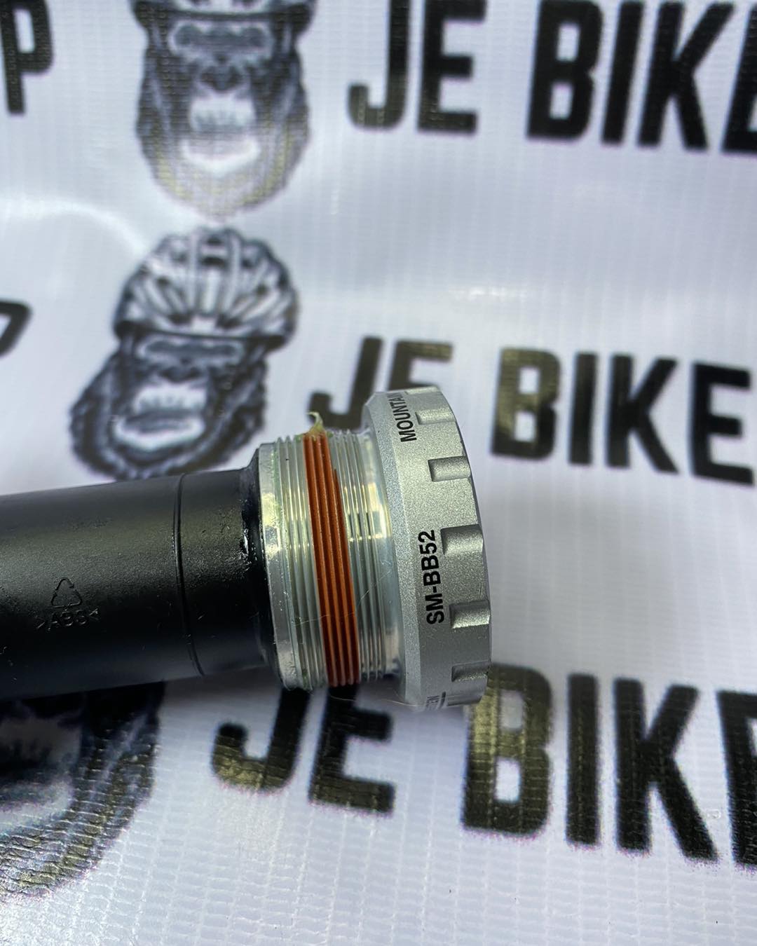 SHIMANO HOLLOWTECH BOTTOM BRACKET THREADED