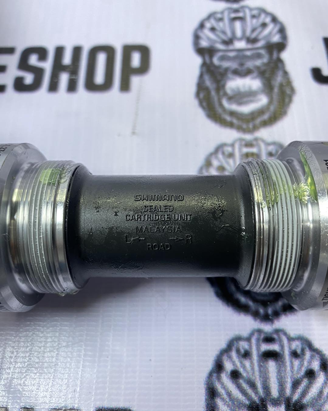 SHIMANO HOLLOWTECH BOTTOM BRACKET THREADED