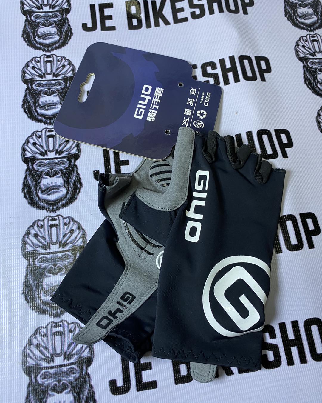 GIYO GLOVES HALF FINGER SIZE M