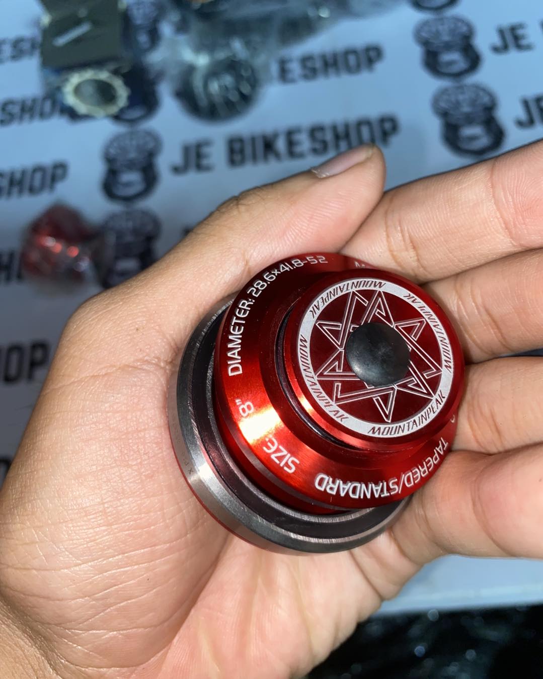 MOUNTAINPEAK HS 08 RED INTEGRATED TAPERED HEADSET RED “ 41.8 x 52 BEARING SIZE“