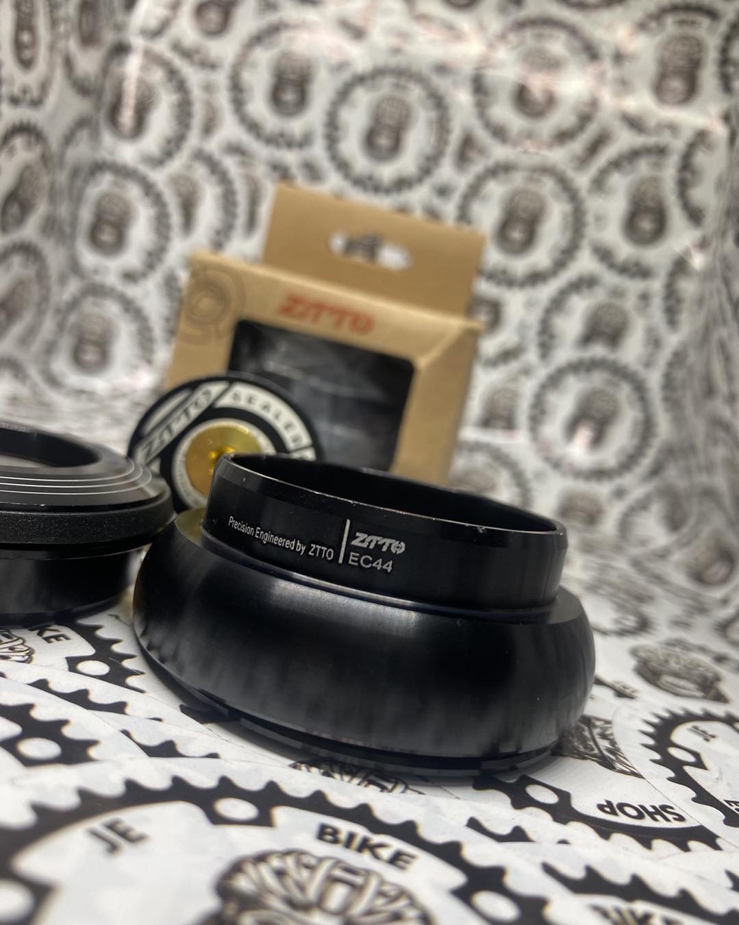 ZTTO HEADSET NON TAPERED FRAME TO TAPERED FORK CONVERSION ( ADAPTER )