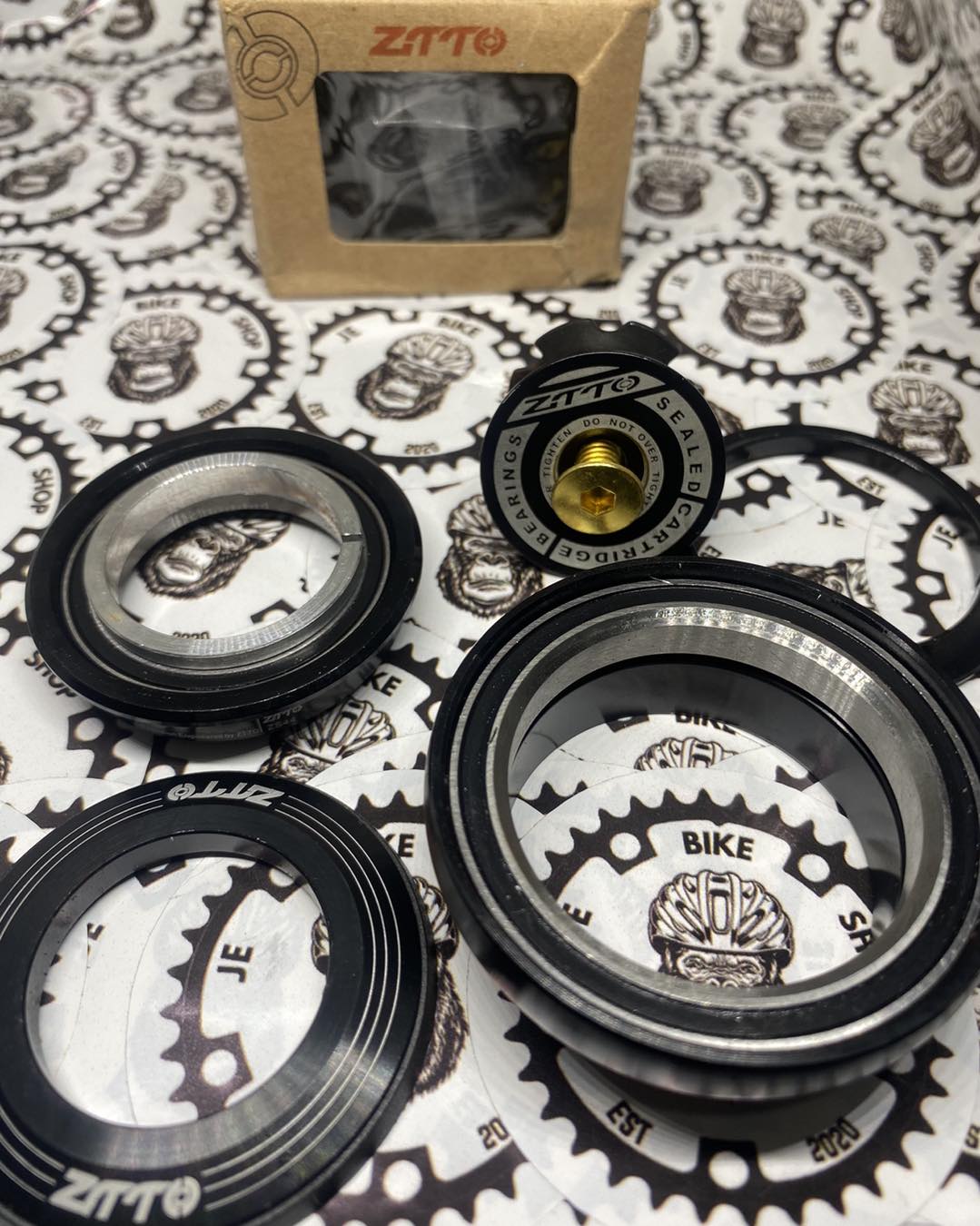 ZTTO HEADSET NON TAPERED FRAME TO TAPERED FORK CONVERSION ( ADAPTER )