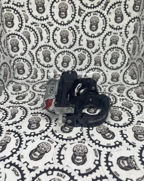 Shimano SLX FD-M670-A 3x top pull front derailleur for MTB.