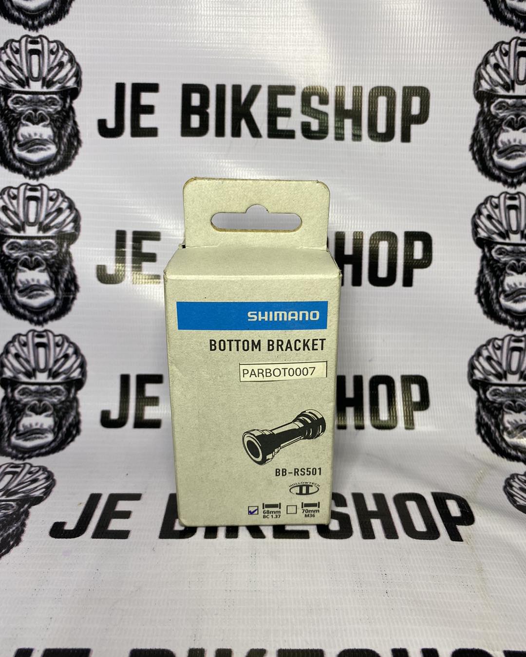 Shimano BB-RS501 Hollowtech bottom bracket for road and MTB bikes.