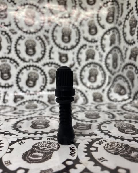 Schrader tubeless valve for precise inflation and reliable performance