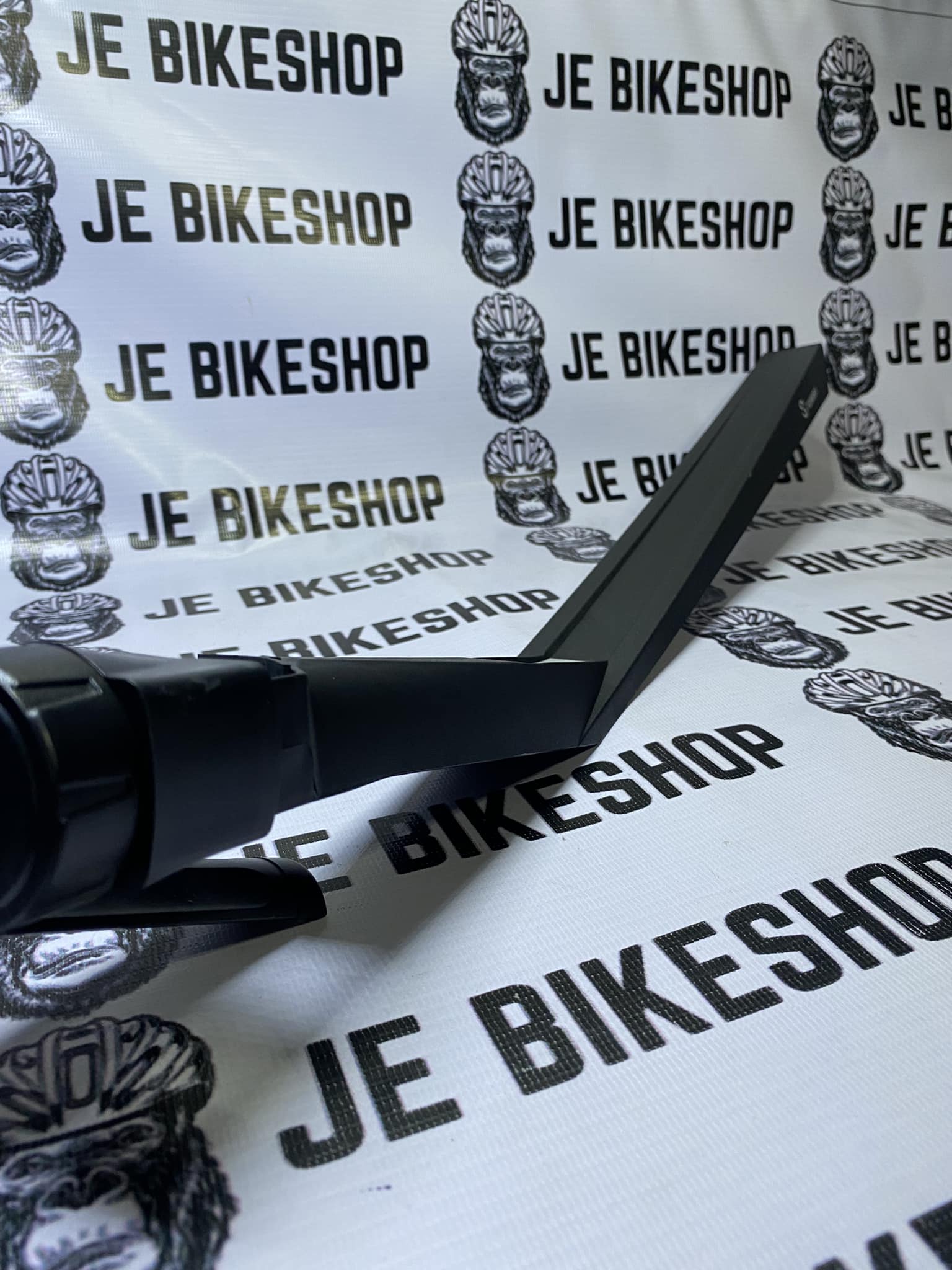 Durable TOSEEK fender for road bikes.