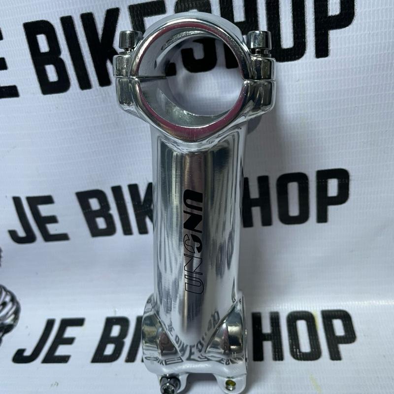 UNO 100mm 7° bike stem, durable aluminum polished silver design.