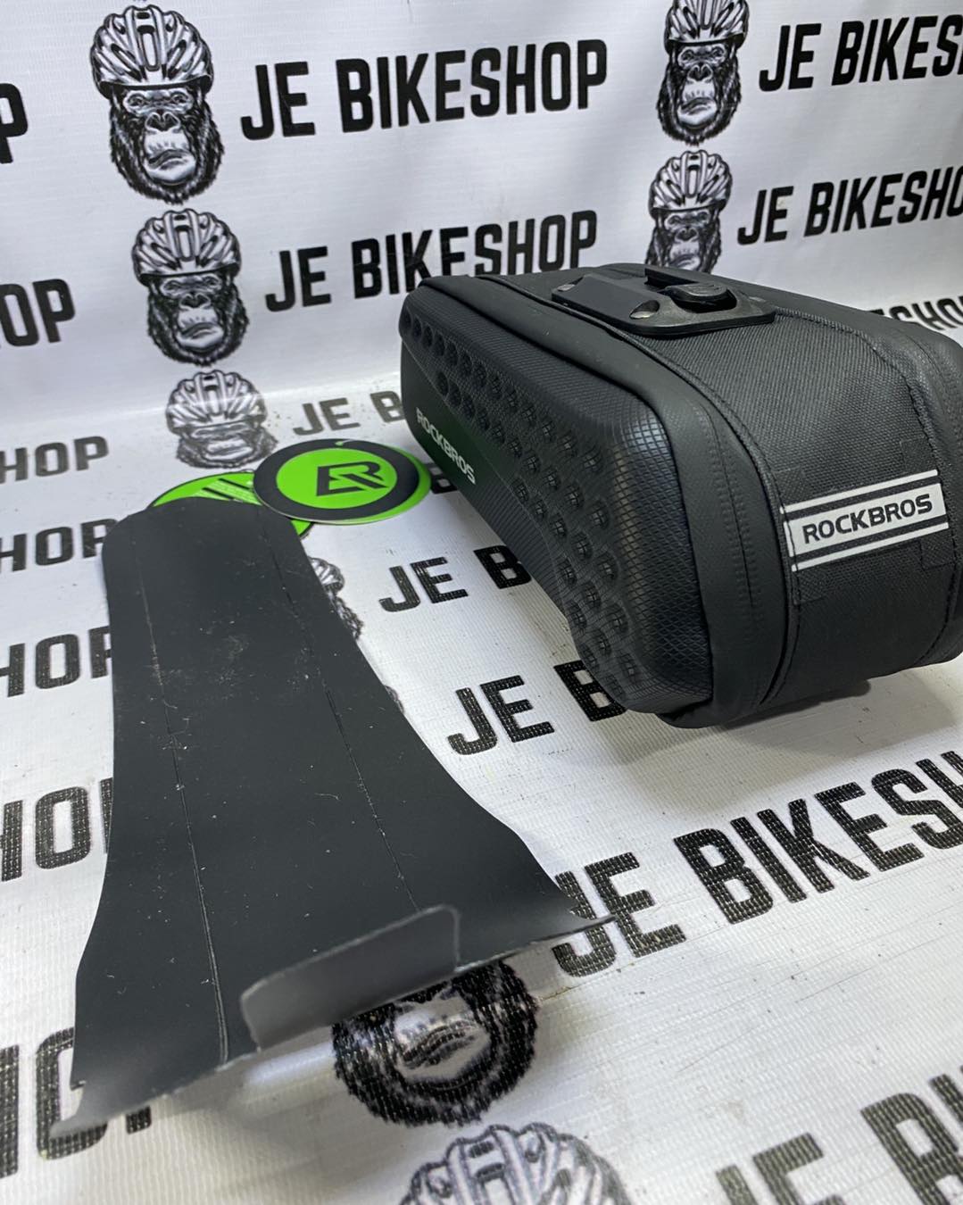 ROCKBROS RAINPROOF / TOUCH SCREEN BIKE BAG