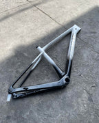TANKE TK 5, 29ER FULL CARBON V1 THRU AXLE BOOST SIZE “MEDIUM” WHITE BLACK COLOR