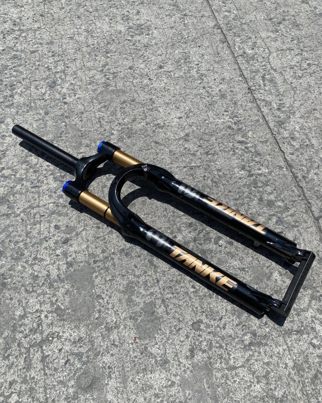 TANKE 27.5 BLACK SILVER AIR SUSPENSION