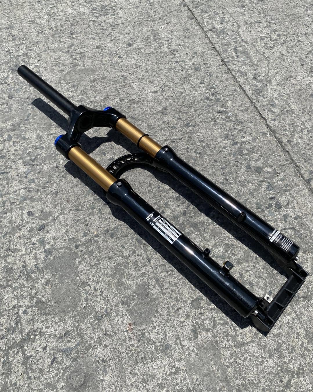 TANKE 27.5 BLACK SILVER AIR SUSPENSION