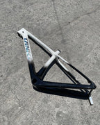 TANKE TK 5, 29ER FULL CARBON V1 THRU AXLE BOOST SIZE “SMALL” BLACK WHITE COLOR
