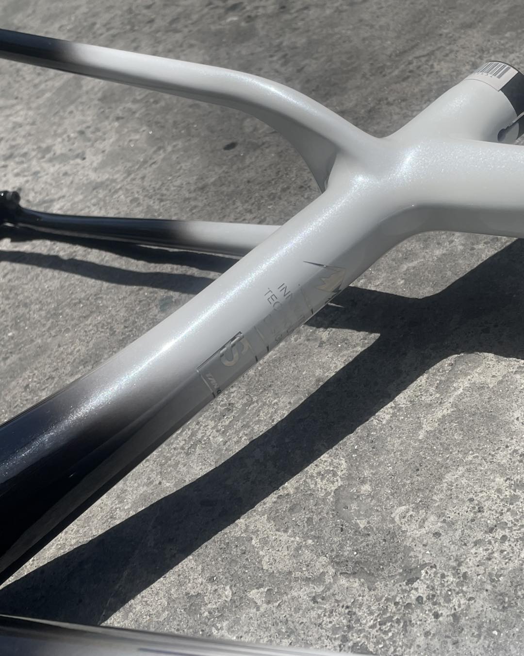 TANKE TK 5, 29ER FULL CARBON V1 THRU AXLE BOOST SIZE “SMALL” BLACK WHITE COLOR