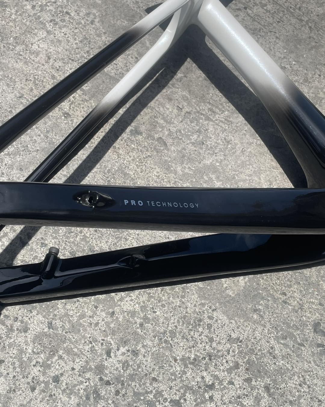 TANKE TK 5, 29ER FULL CARBON V1 THRU AXLE BOOST SIZE “SMALL” BLACK WHITE COLOR