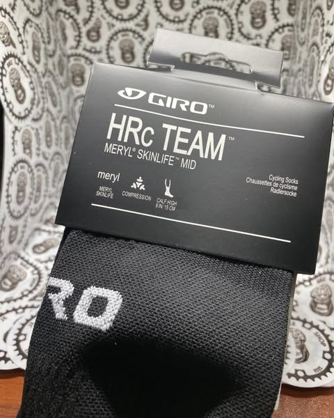 HRC Team Giro original cotton cycling socks, breathable and comfortable.