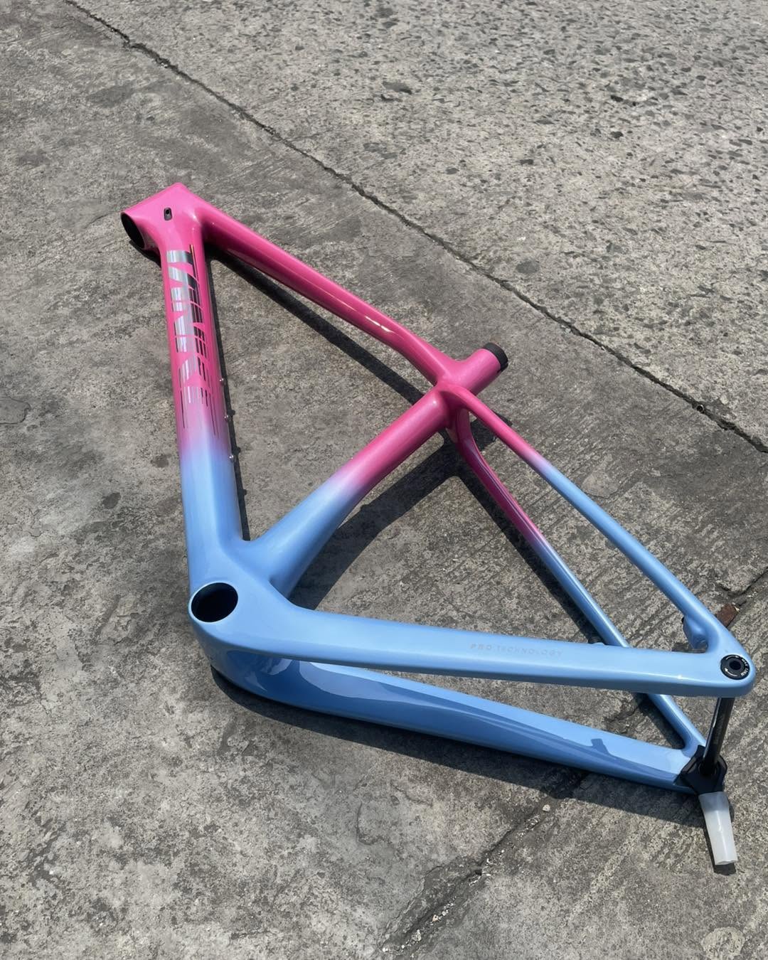 TANKE TK 5 29 ER FULL CARBON V1 THRU AXLE BOOST SIZE SMALL BLUE PINK COTTON CANDY