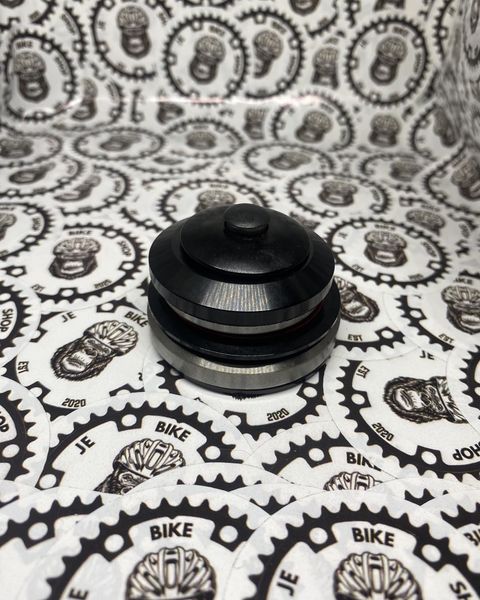 Tapered headset 44–55mm sealed bearing type for mountain and road bikes.