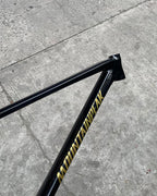 MOUNTAINPEAK EVEREST PRO THRU AXLE 29ER MEDIUM BLACK GOLD COLOR