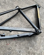 MOUNTAINPEAK EVEREST PRO THRU AXLE 29ER LARGE BLACK GOLD COLOR