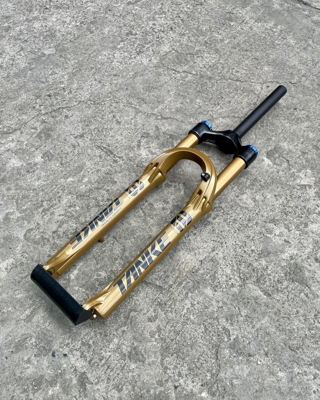 TANKE BIKE FORK MTB AIR FRONT SUSPENSION 29ER GOLD ( FOX KASHIMA ) 120MM TRAVEL QUICK RELEASE “NON TAPERED”