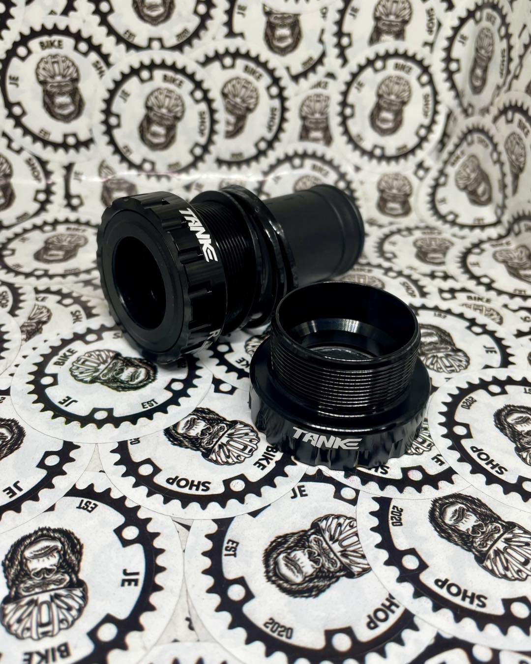 SHIMANO HOLLOWTECH BOTTOM BRACKET THREADED