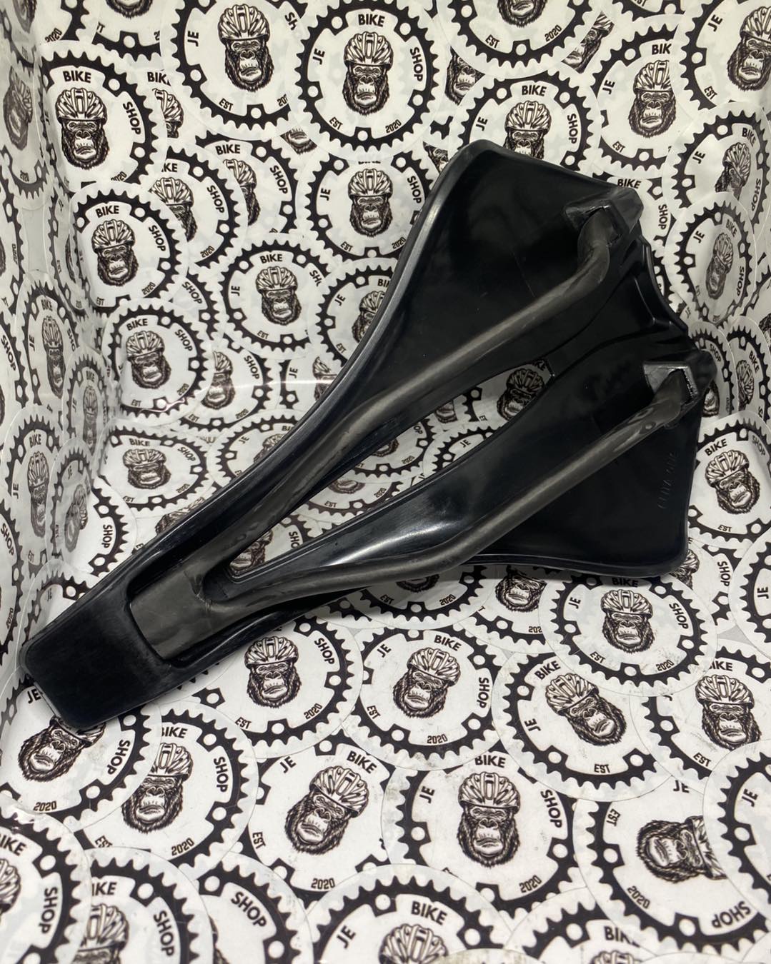 ELITA ONE LIGHT WEIGHT CARBON SADDLE