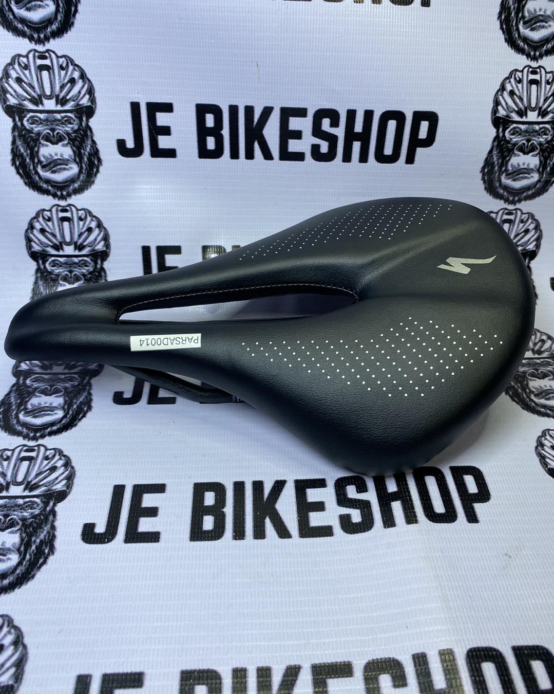 Specialized carbon fiber saddle for road and MTB bikes.