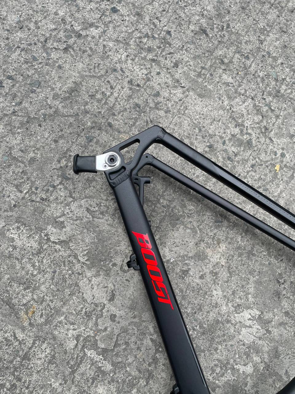 MOUNTAIN PEAK AGILE BLACK RED 27.5 MEDIUM BOOST THRU AXLE