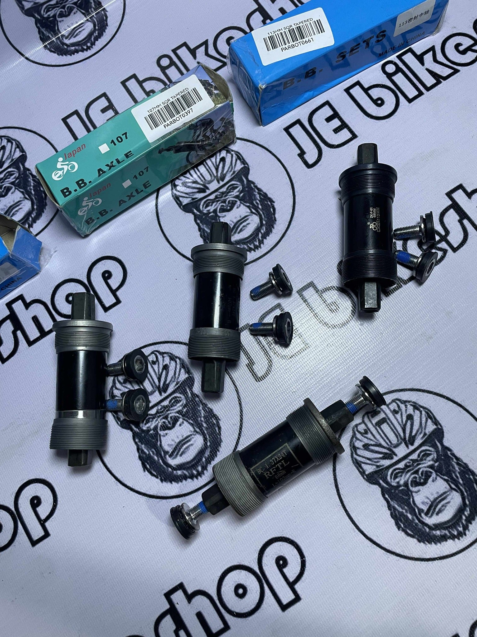 SQUARE TAPERED BOTTOM BRACKET