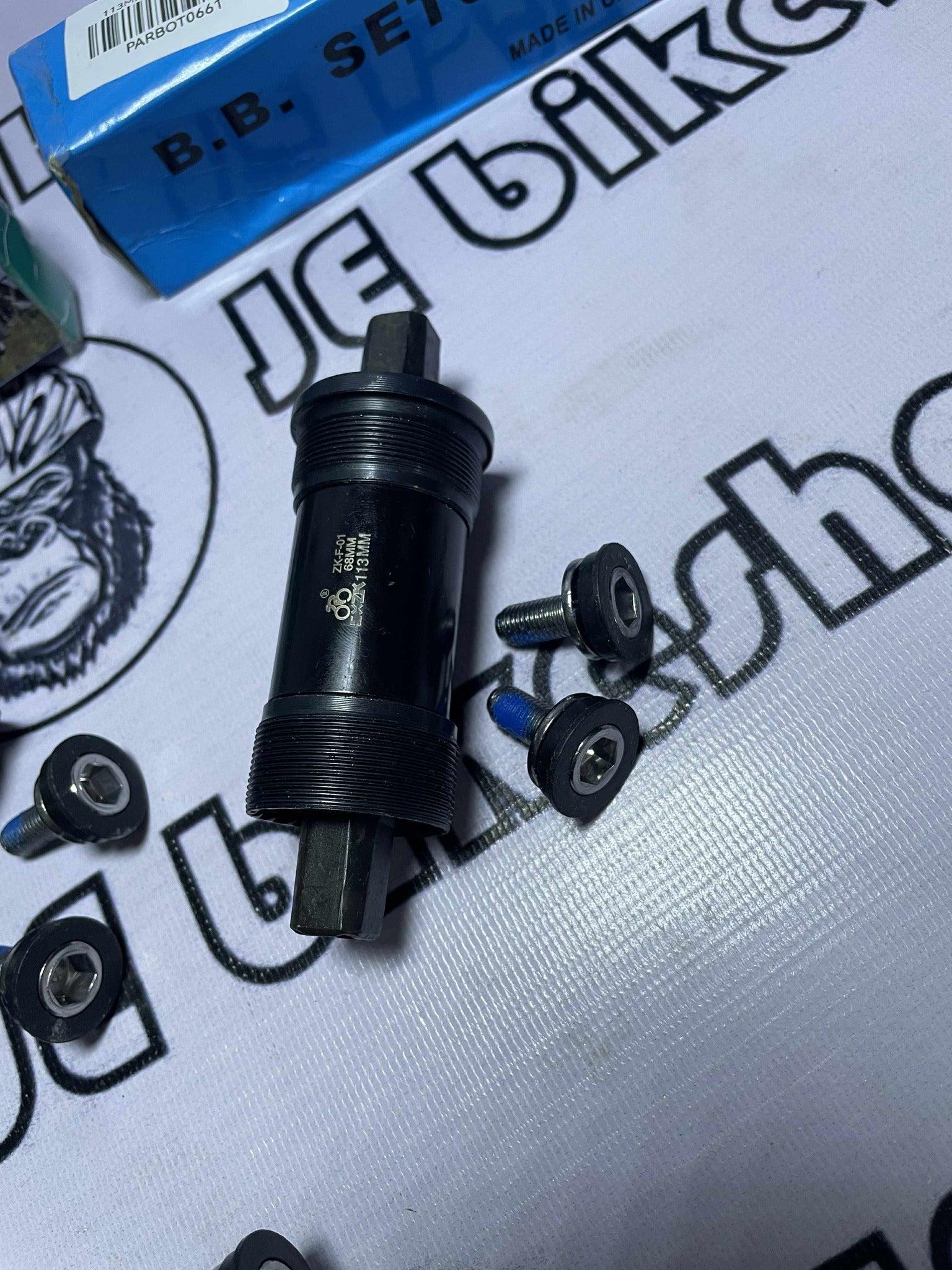 SQUARE TAPERED BOTTOM BRACKET