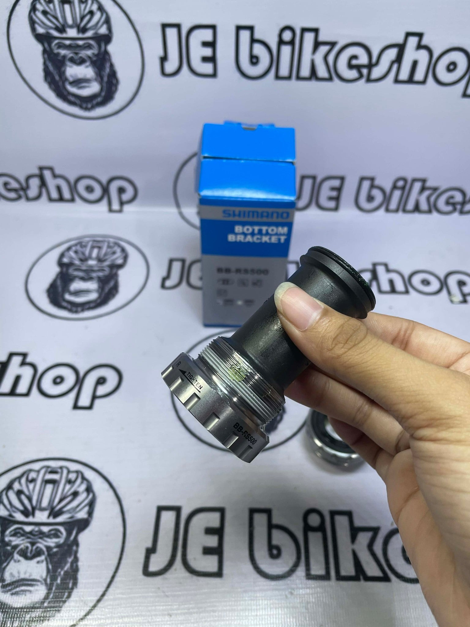SHIMANO BB RS-500 WITH BOX